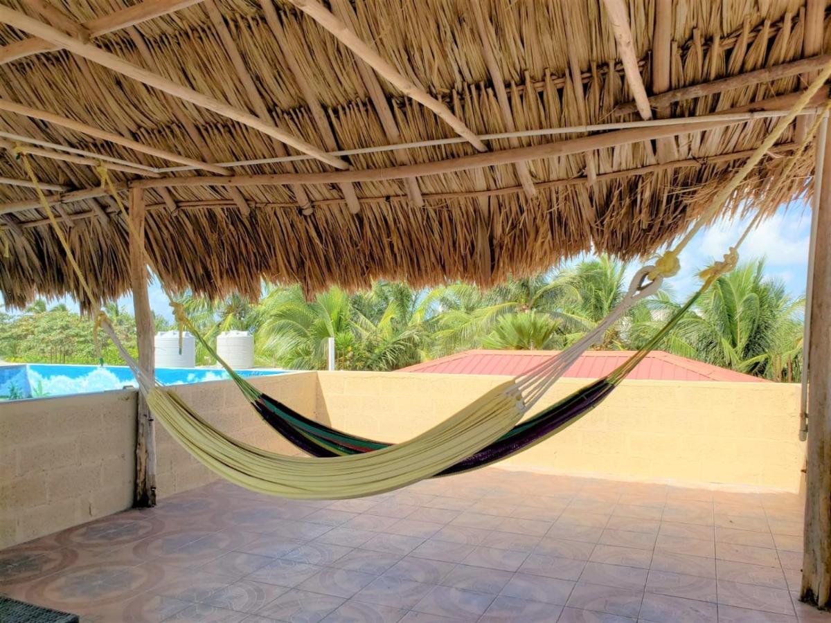 Beach Club Condos At Popeyes Caye Caulker Zewnętrze zdjęcie