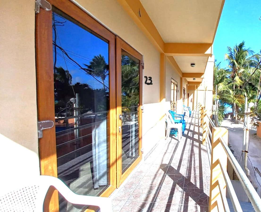 Beach Club Condos At Popeyes Caye Caulker Zewnętrze zdjęcie